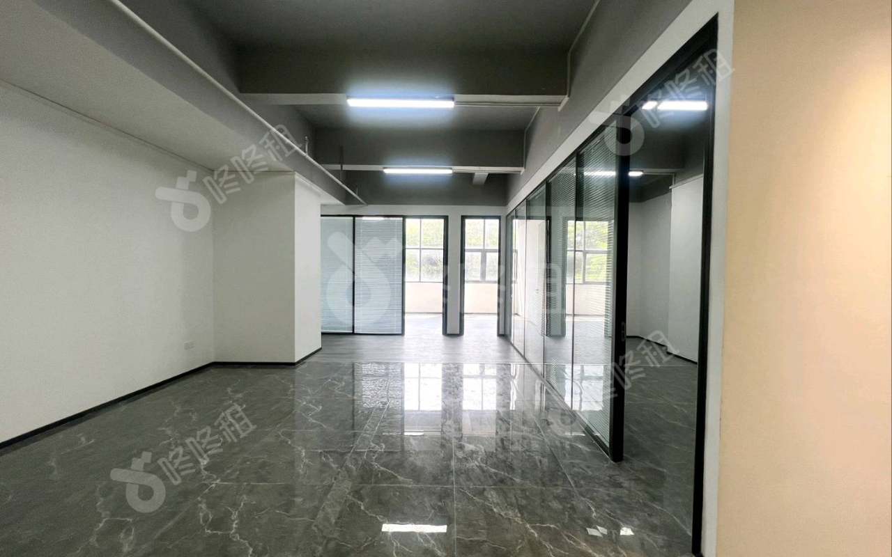 南科创启城_215平_精装_办公室开间