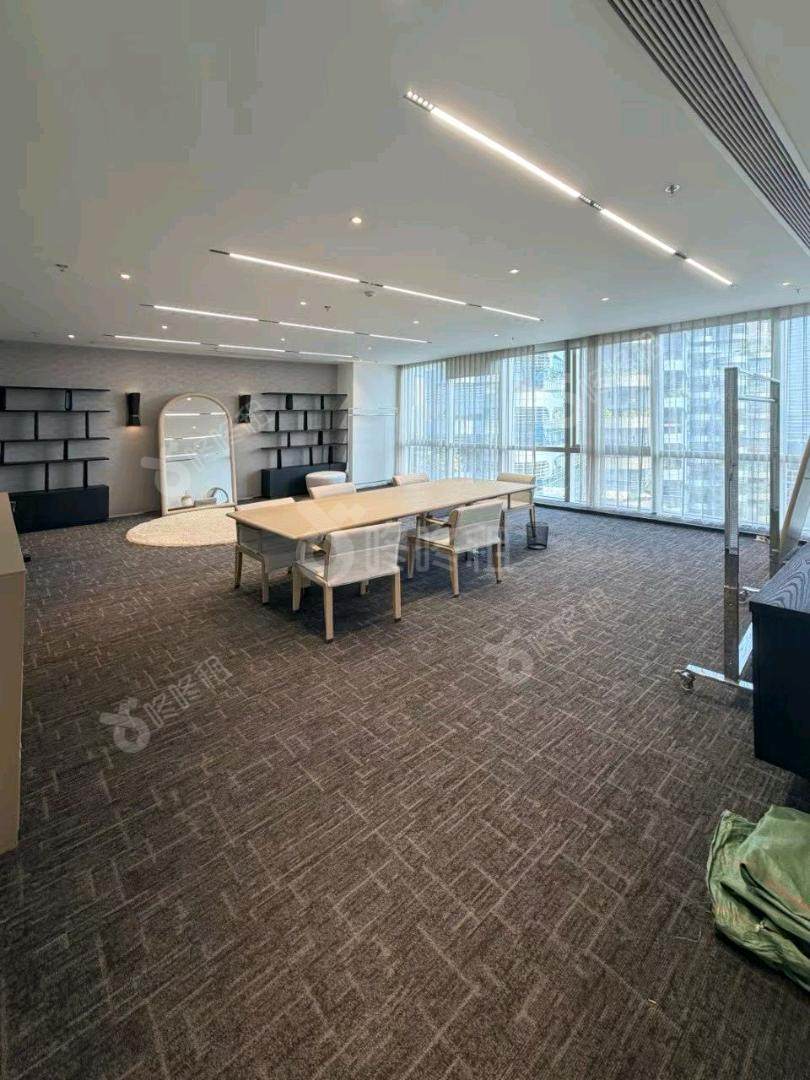 侨城坊_654平_精装_办公室开间