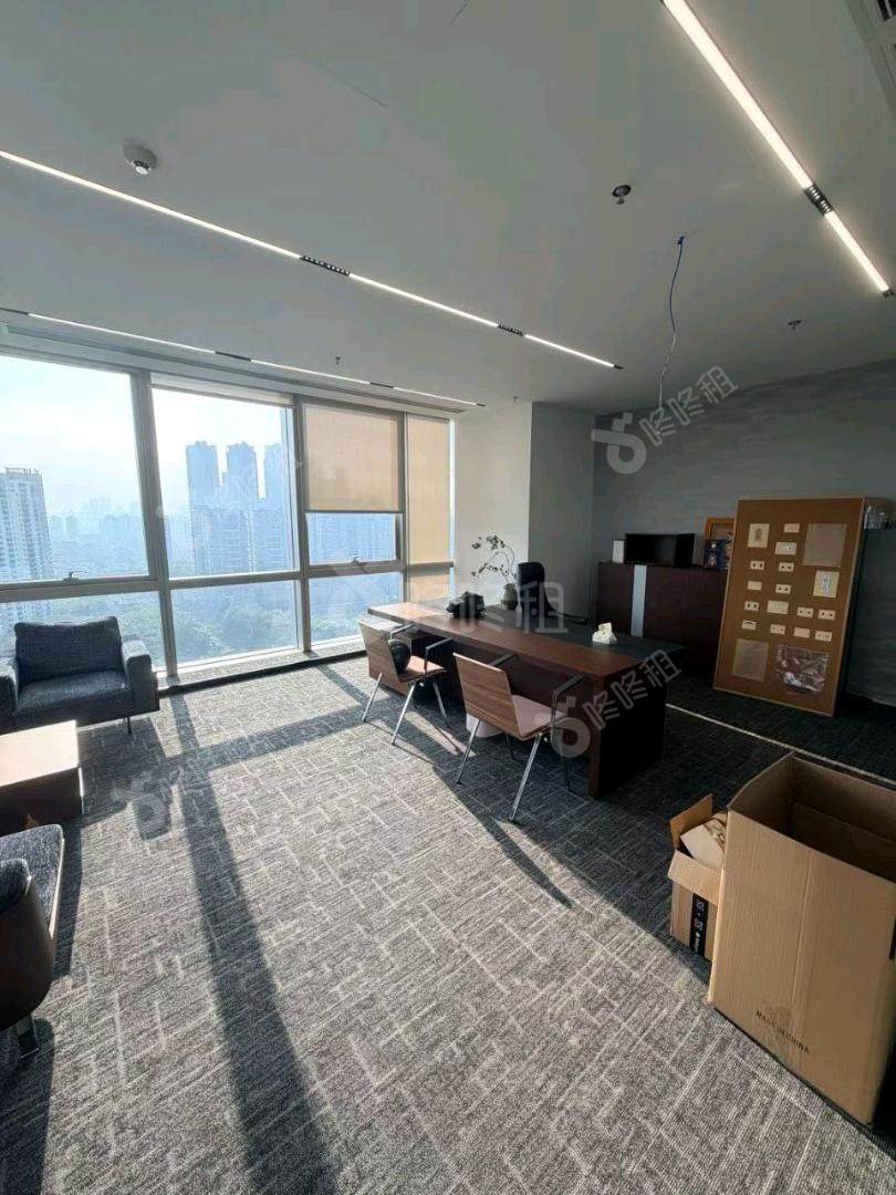 侨城坊_654平_精装_办公室隔间