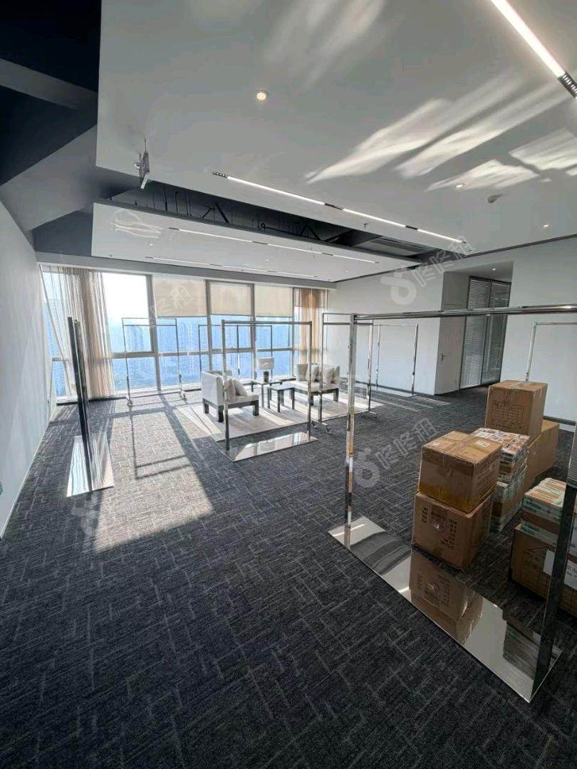 侨城坊_654平_精装_办公室隔间