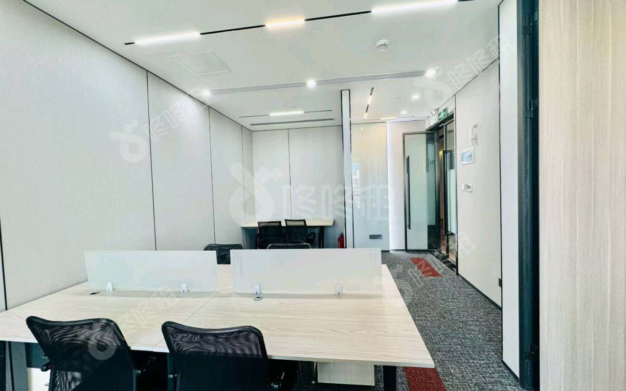 中洲控股中心_119平_精装_办公室开间