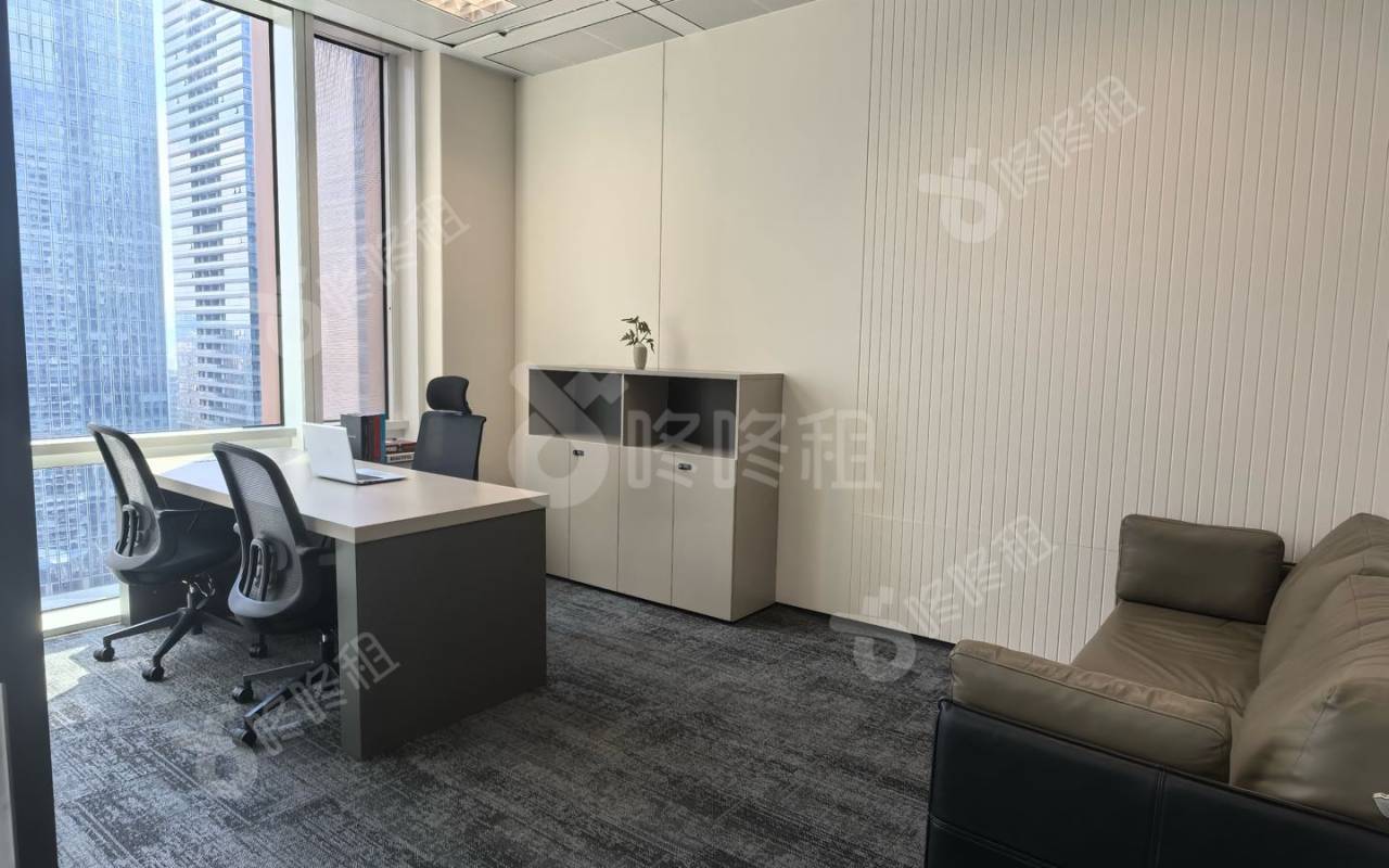 前海周大福金融大厦_280平_豪装_办公室隔间