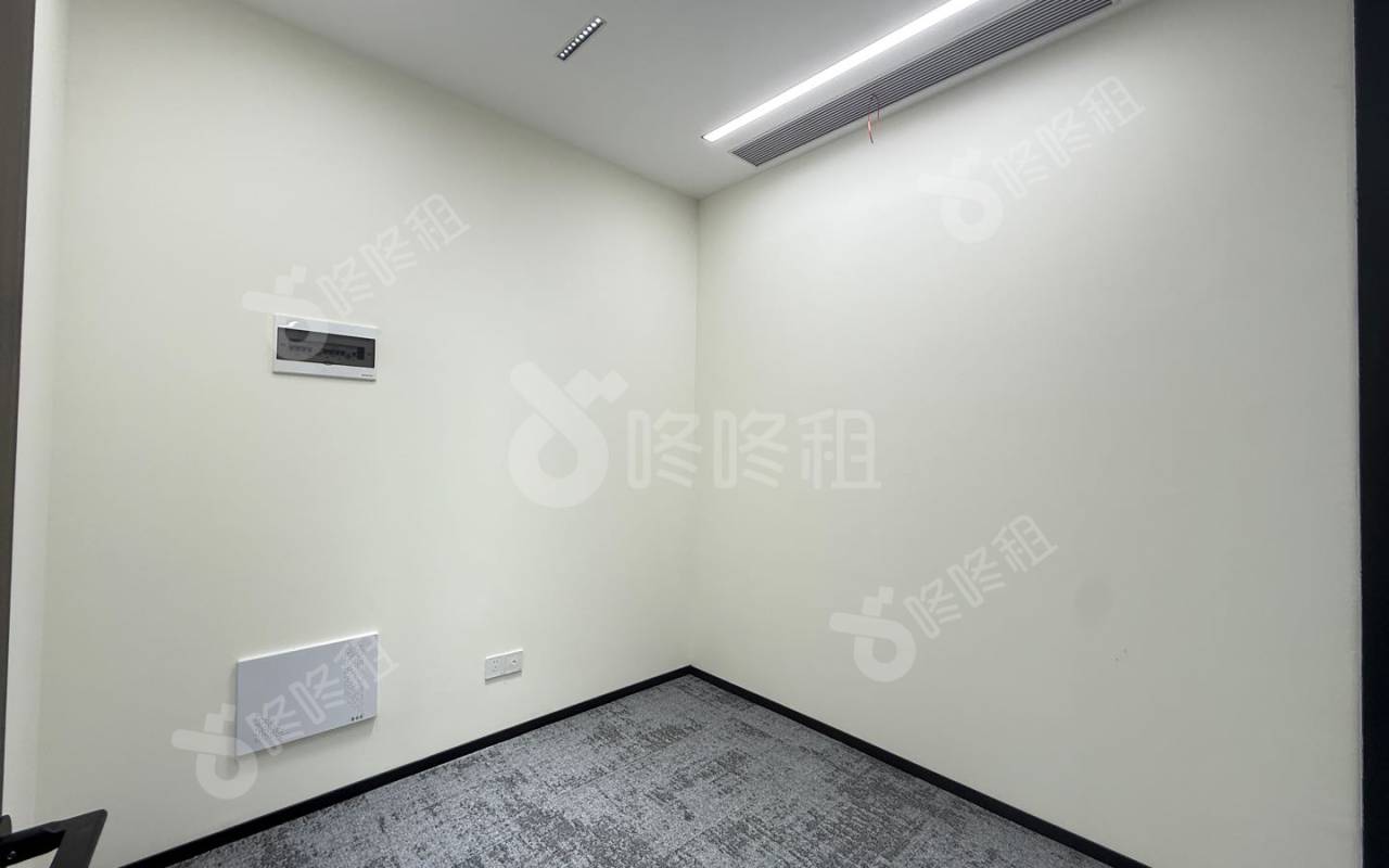 光峰科技大厦_119平_精装_办公室隔间