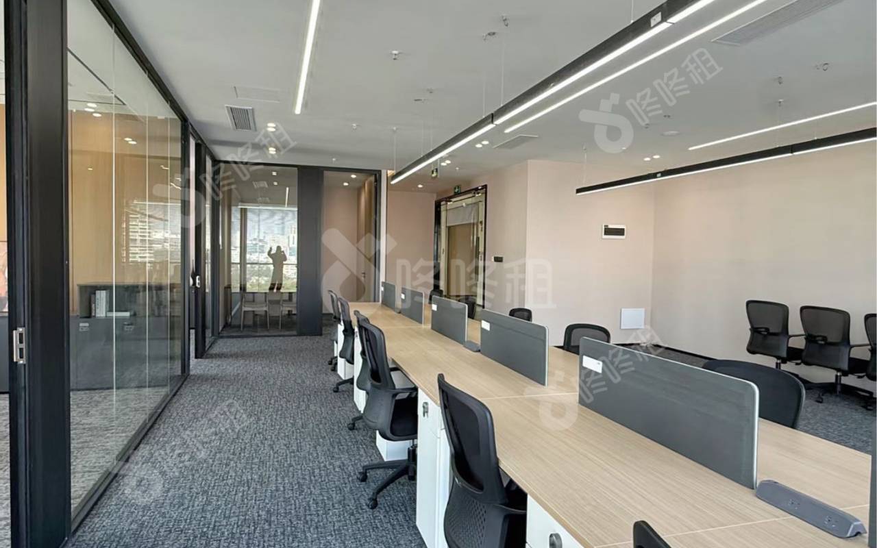 太子广场_261平_精装_办公室开间