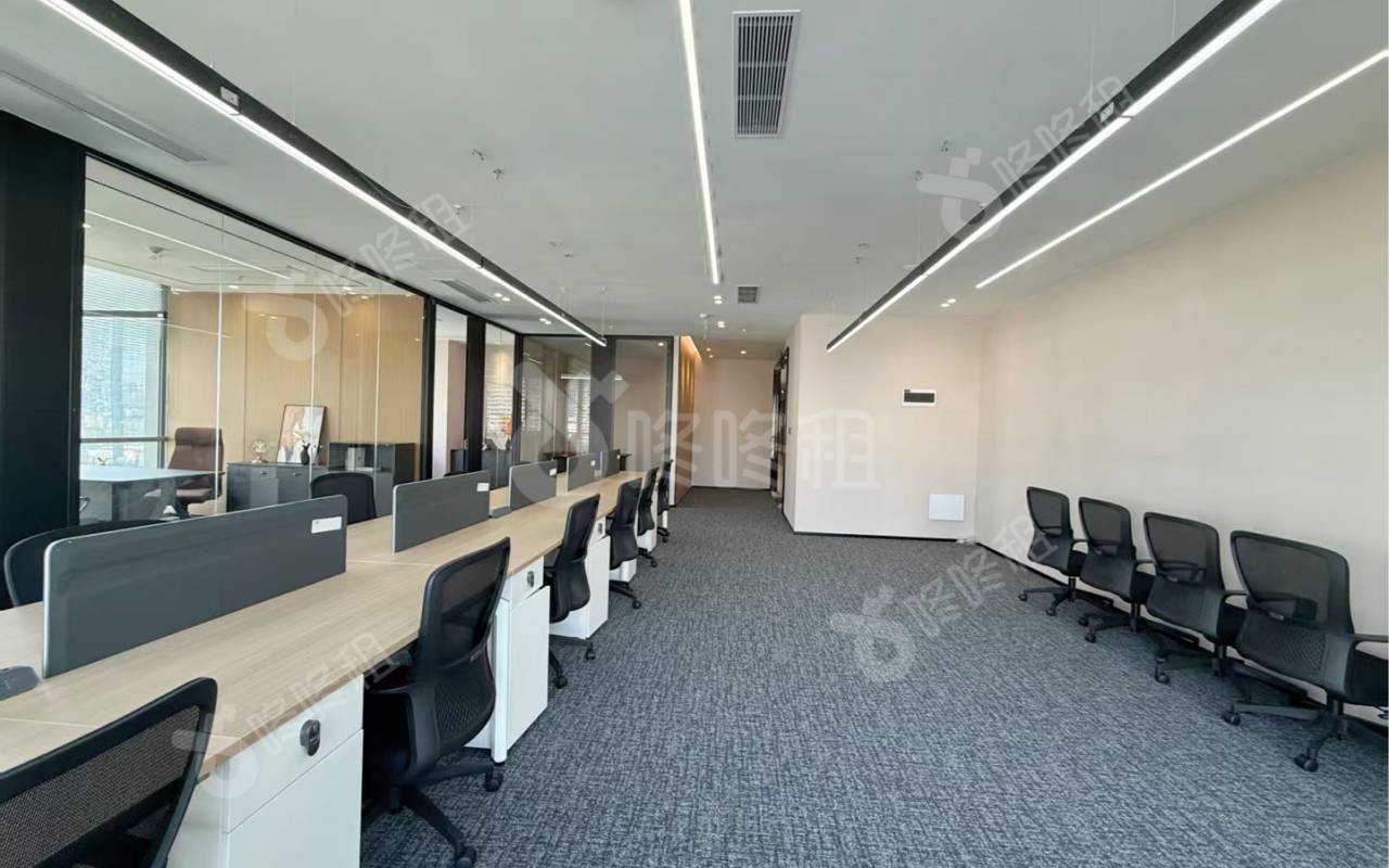 太子广场_261平_精装_办公室开间