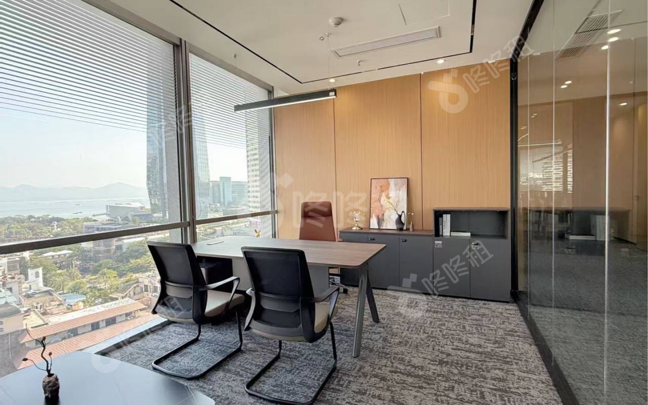 太子广场_261平_精装_办公室隔间