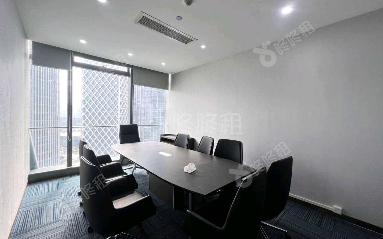 前海人寿金融中心_612平_精装_办公室隔间