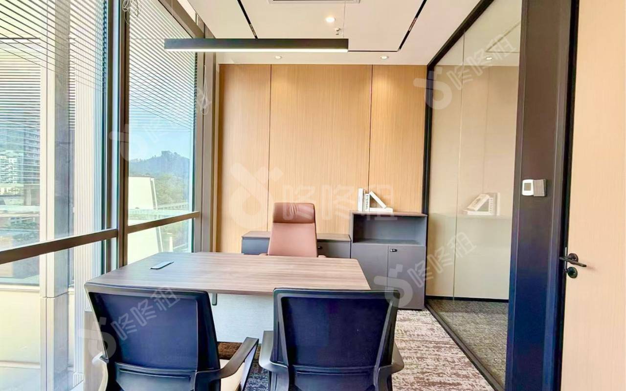 太子广场_101平_精装_办公室隔间