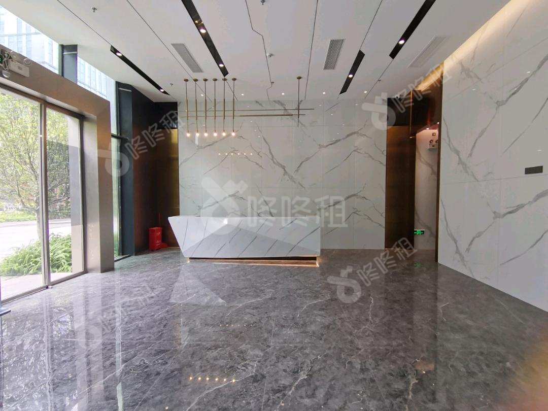 会展湾南岸广场_2058平_毛坯_办公室开间