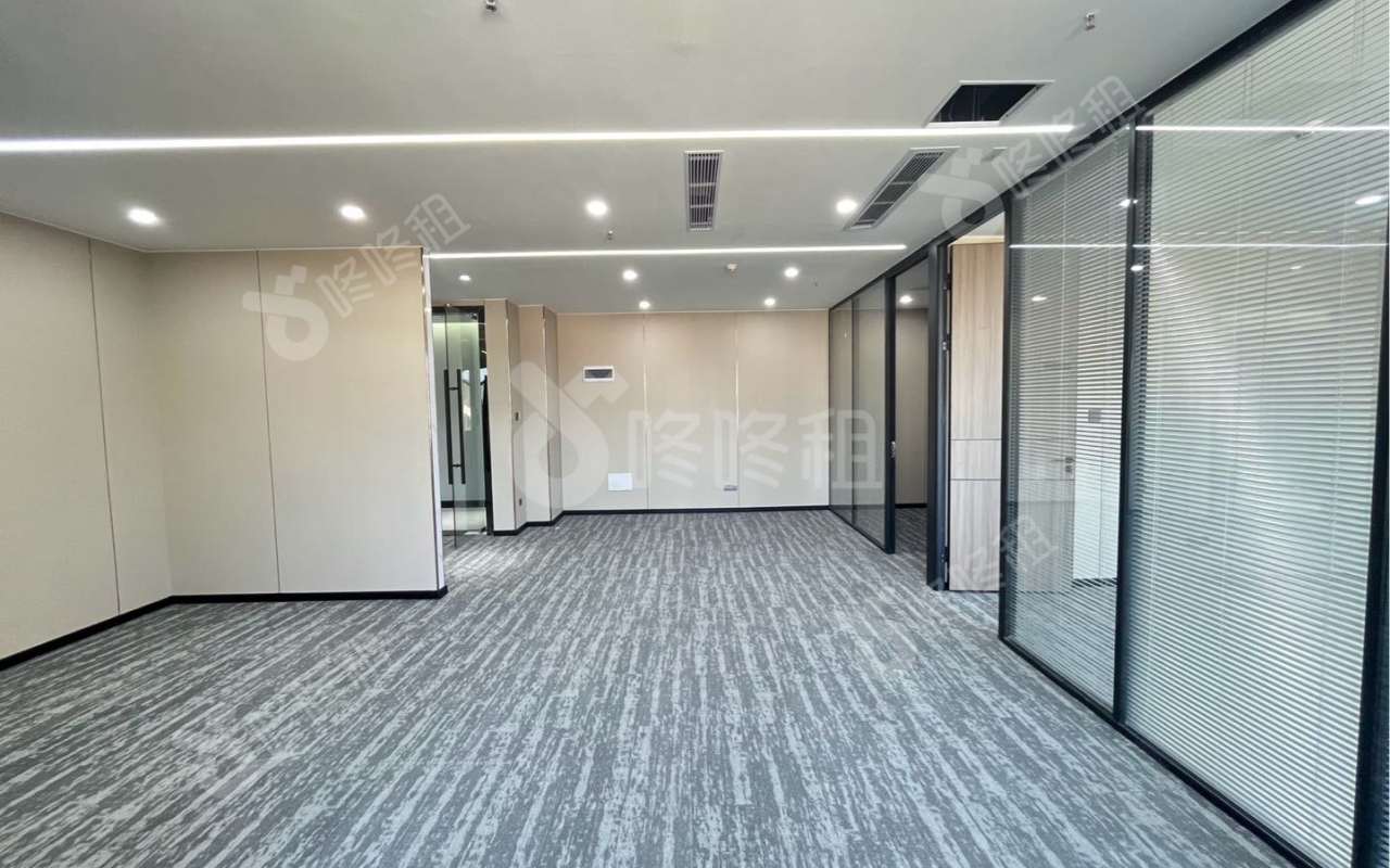 中粮商务公园_202平_精装_办公室开间