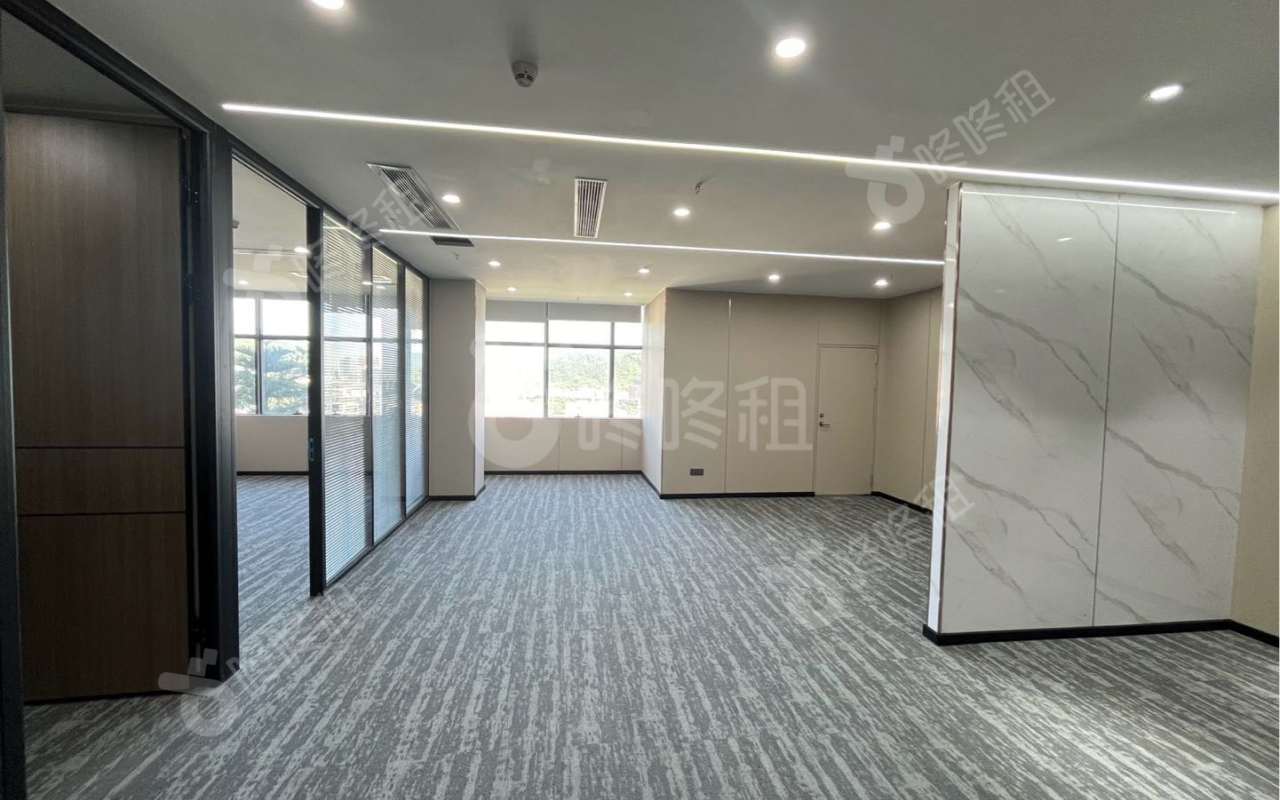 中粮商务公园_202平_精装_办公室开间
