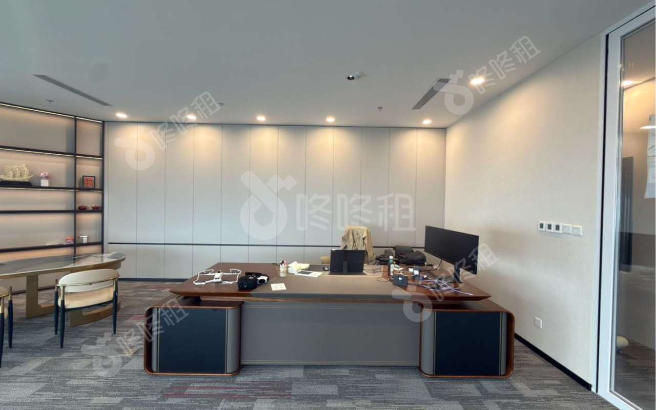 前海鸿荣源中心_610.05平_精装_办公室隔间