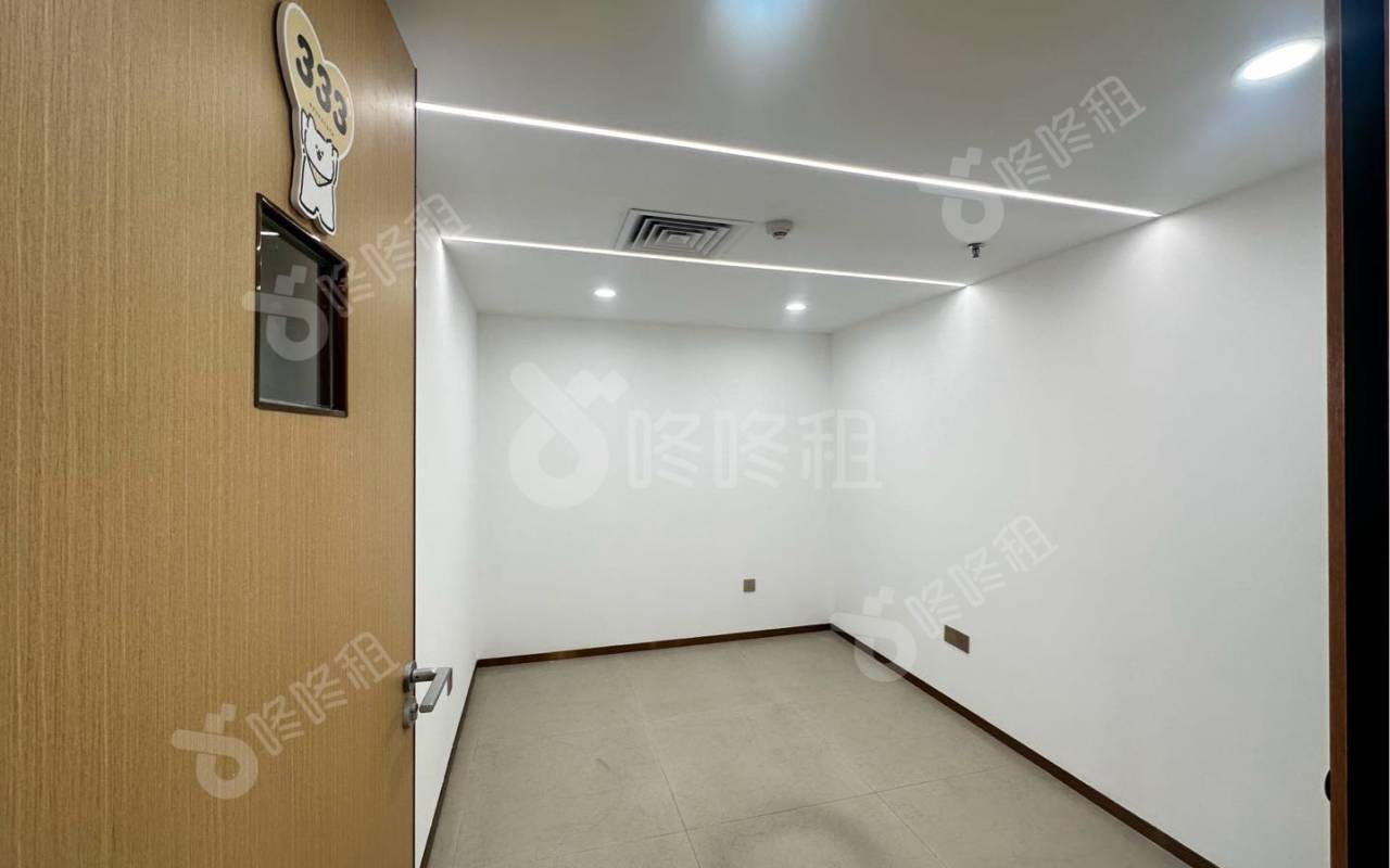 中深花园大厦_108平_精装_办公室隔间