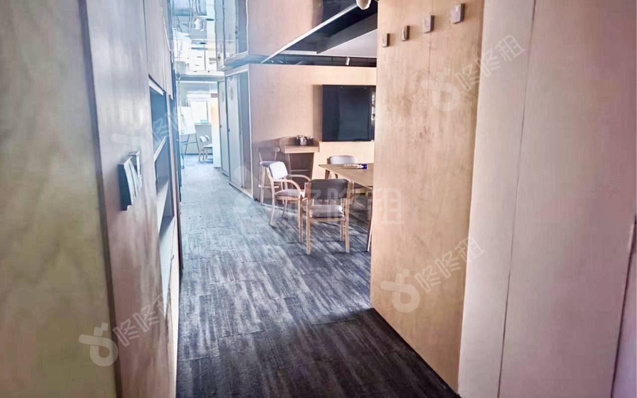 湖北大厦_250平_精装_办公室隔间