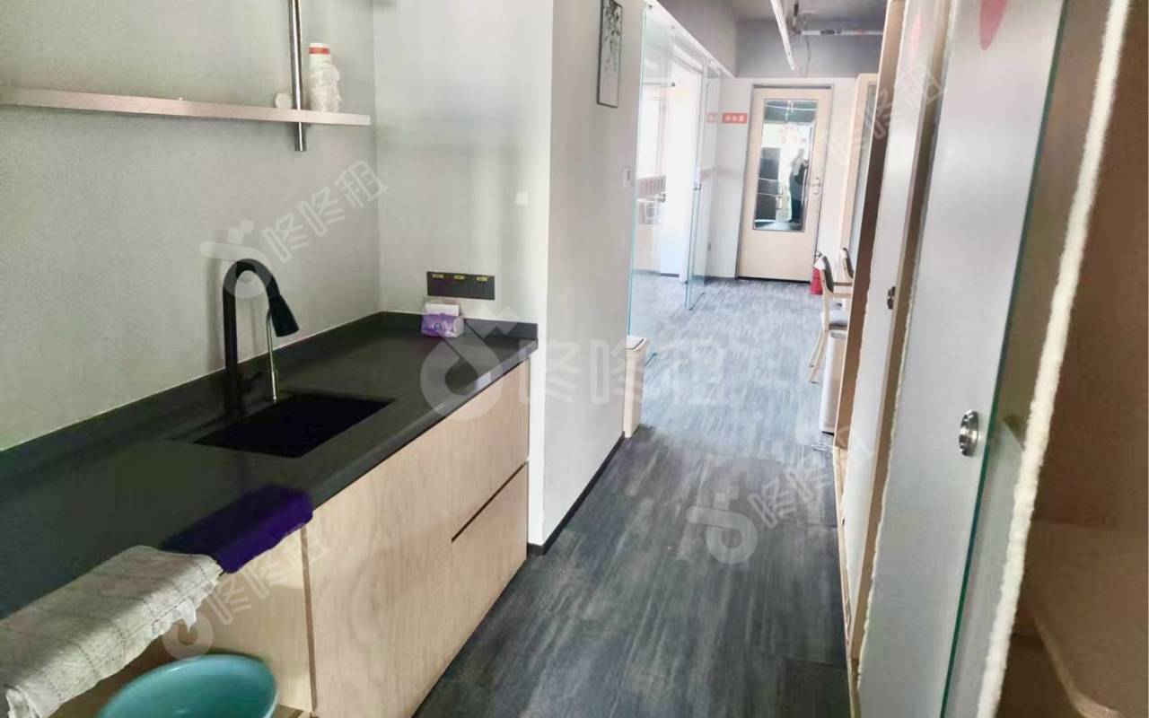 湖北大厦_250平_精装_办公室隔间