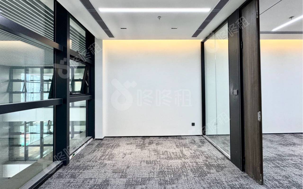 迅雷大厦_325平_精装_办公室隔间