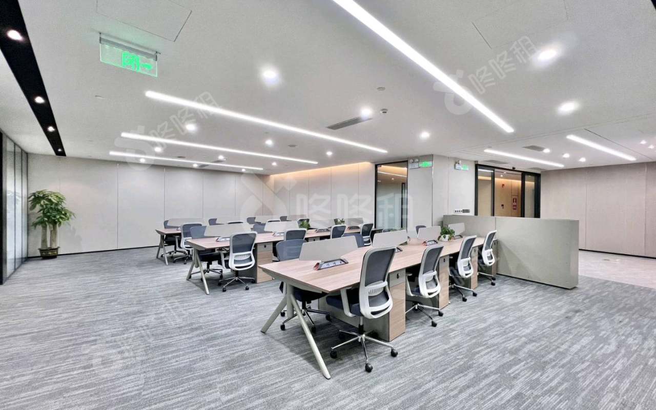华润置地大厦_465平_精装_办公室开间