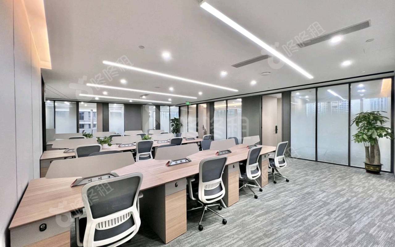 华润置地大厦_465平_精装_办公室隔间