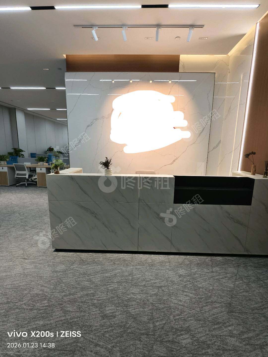 国人通信大厦_356平_豪装_前台