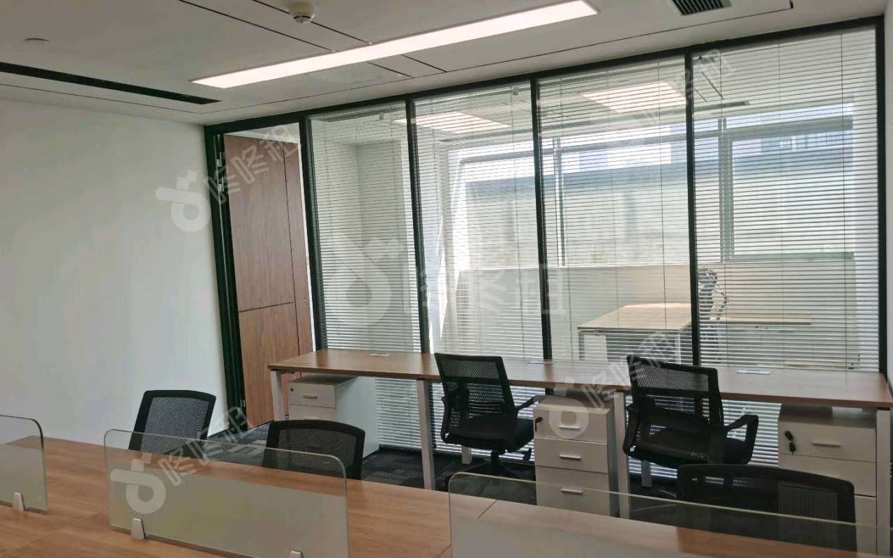 大族科技大厦_75平_豪装_办公室开间