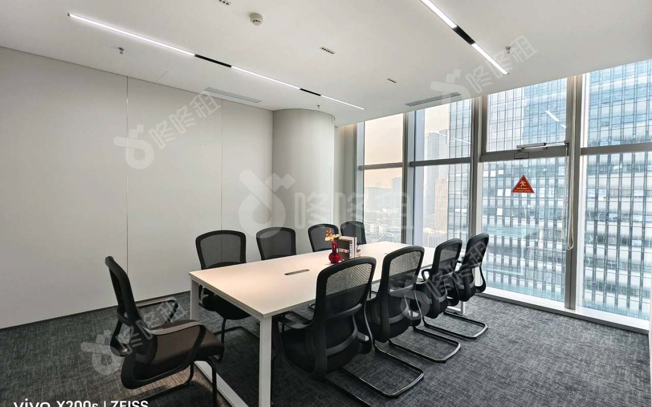 康泰创新广场_200平_精装_办公室隔间