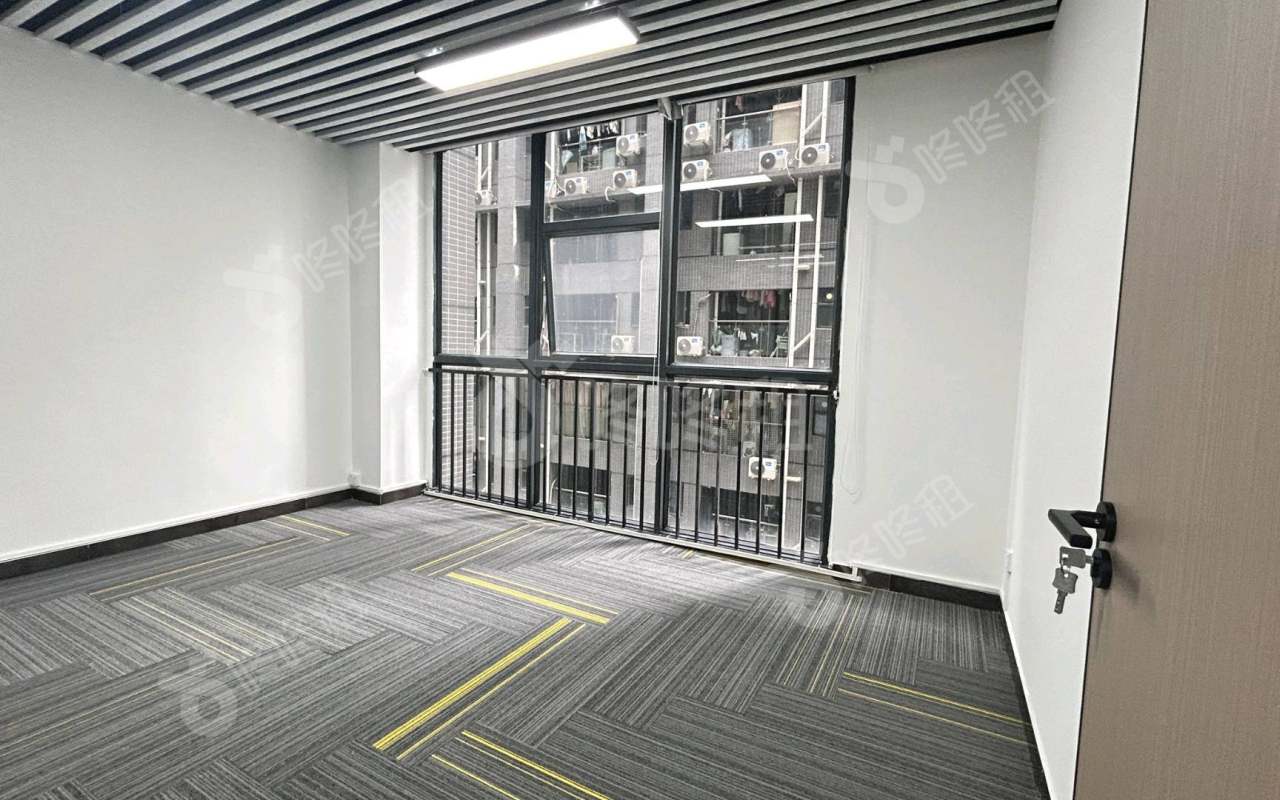 优城商务大厦_138平_精装_办公室隔间