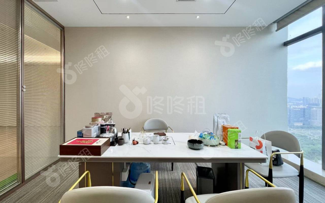 福田卓越时代广场_369平_精装_办公室隔间