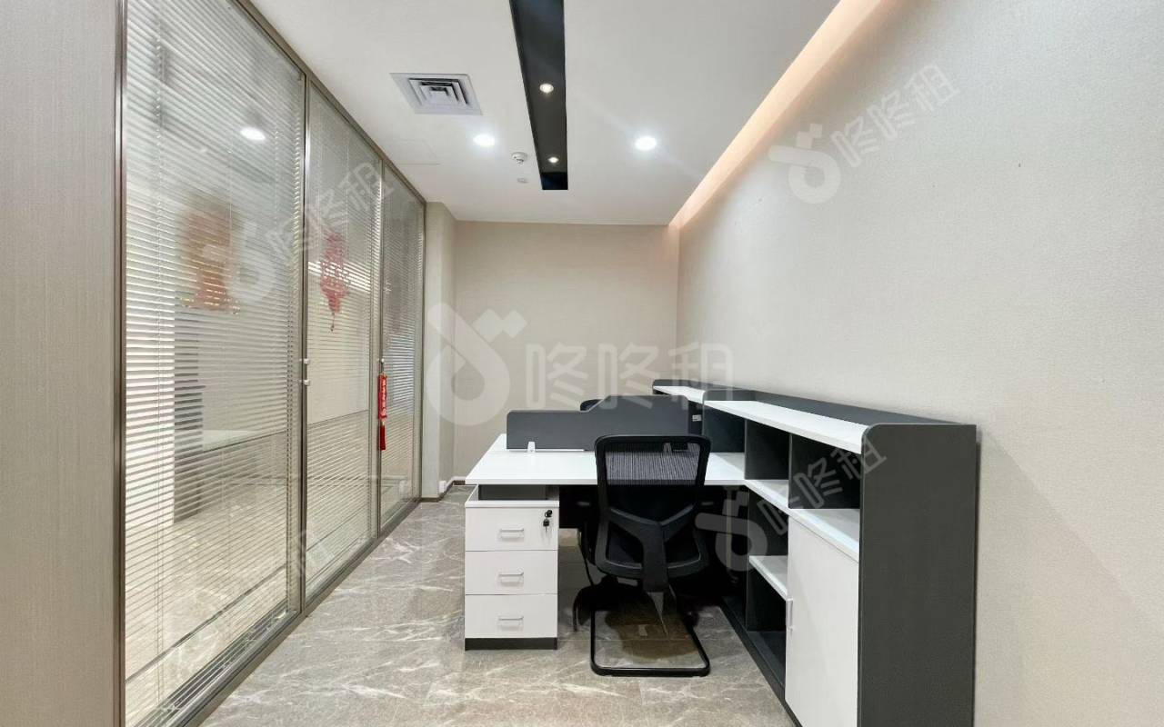 福田卓越时代广场_369平_精装_办公室隔间