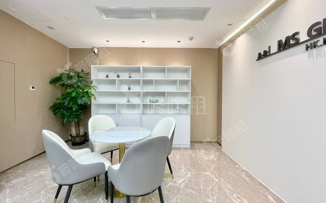 福田卓越时代广场_369平_精装_办公室隔间