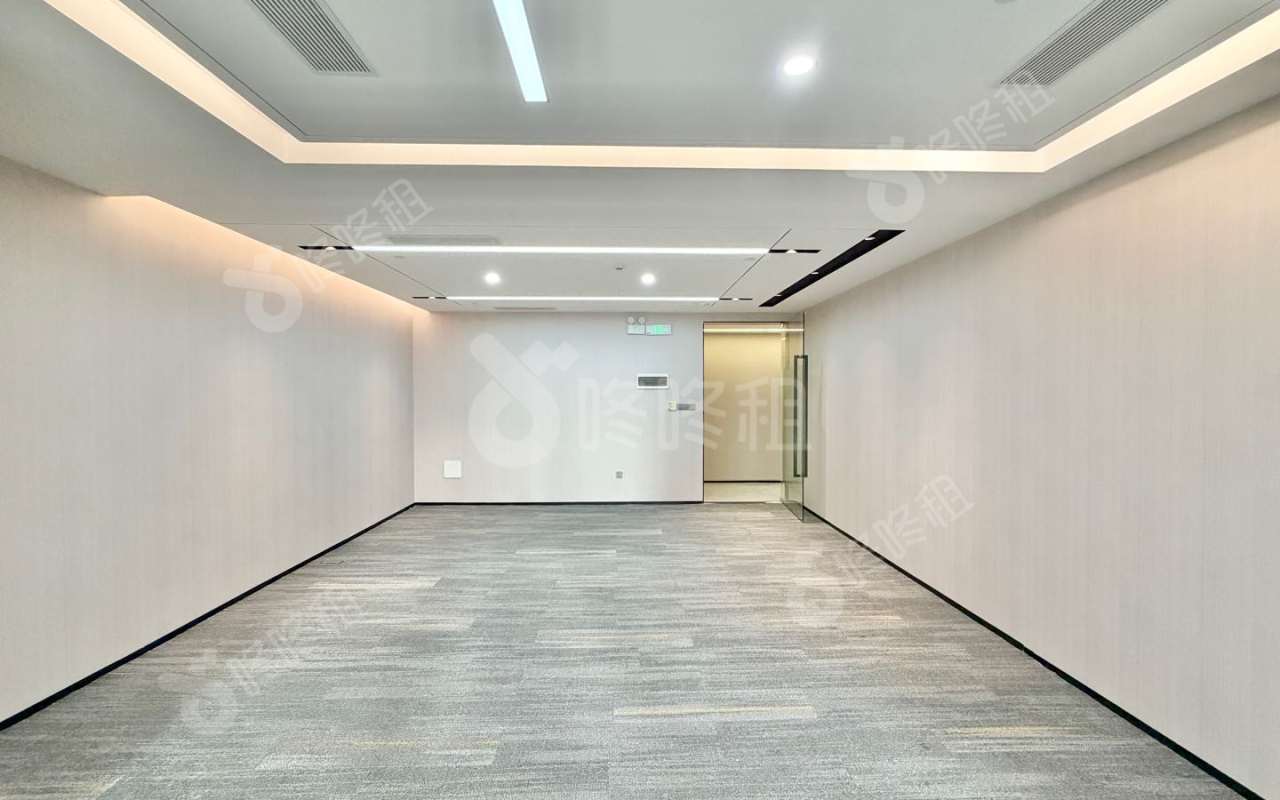 华润置地大厦_88平_精装_办公室开间