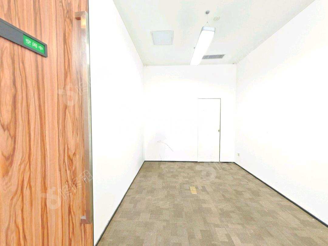京基滨河时代_243平_精装_办公室隔间