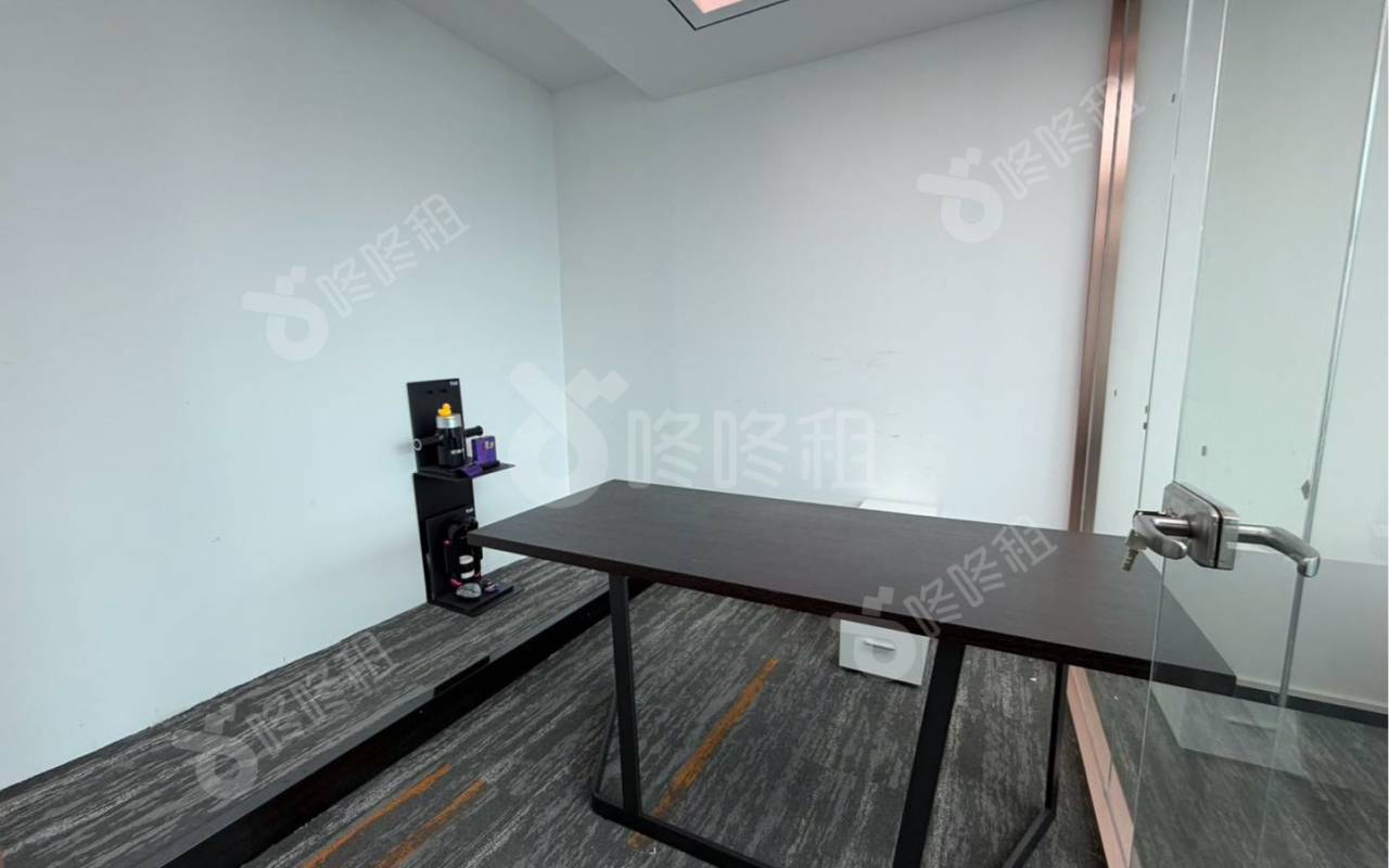 卓越世纪中心_135平_精装_办公室隔间