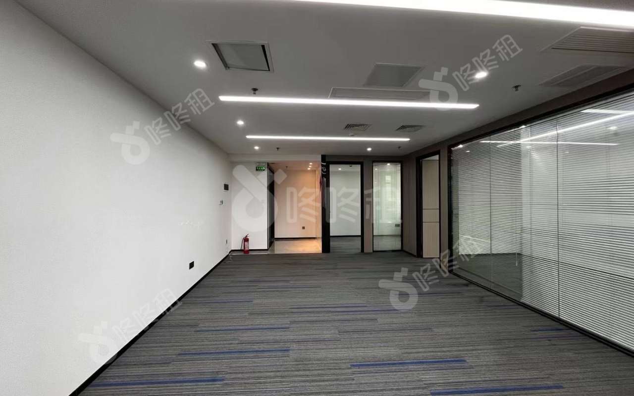 侨福大厦_135平_精装_办公室开间