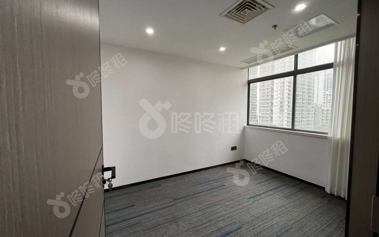 侨福大厦_135平_精装_办公室隔间