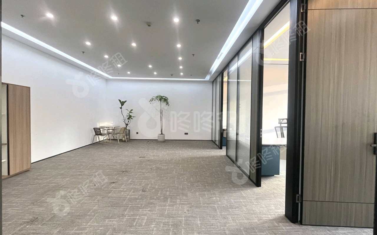 绿景美景广场_212平_精装_办公室开间
