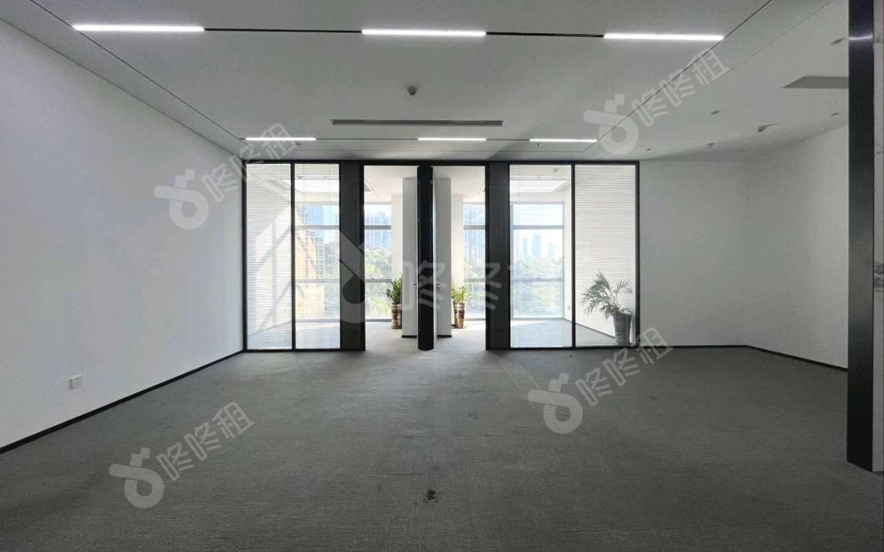绿景美景广场_182平_精装_办公室开间