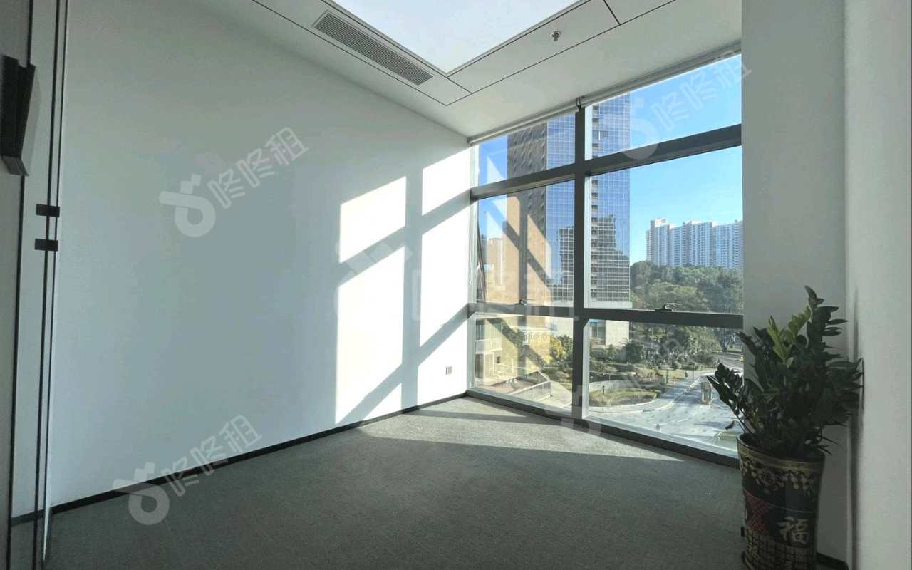 绿景美景广场_182平_精装_办公室隔间