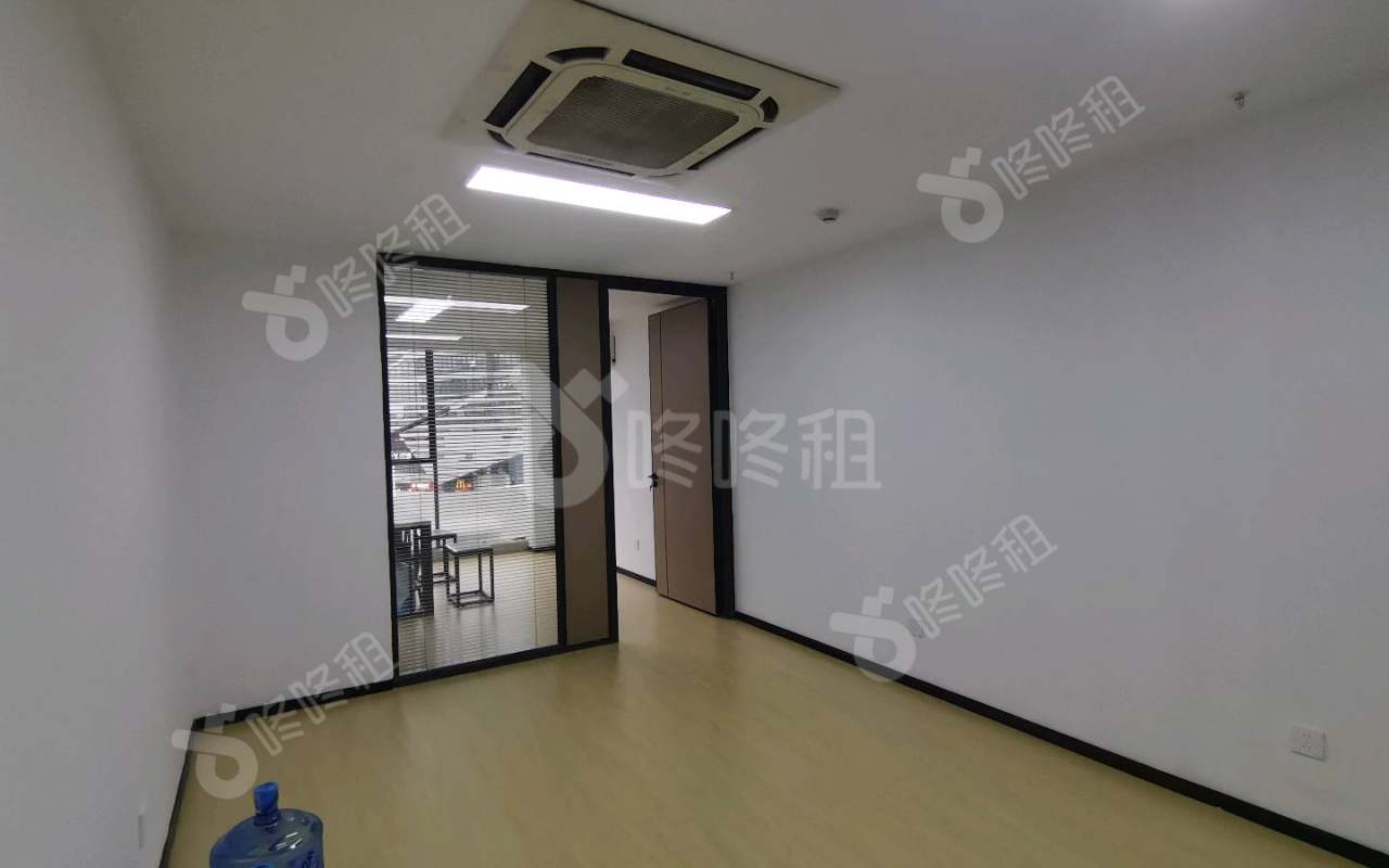 深南花园（裙楼）_120平_精装_办公室开间