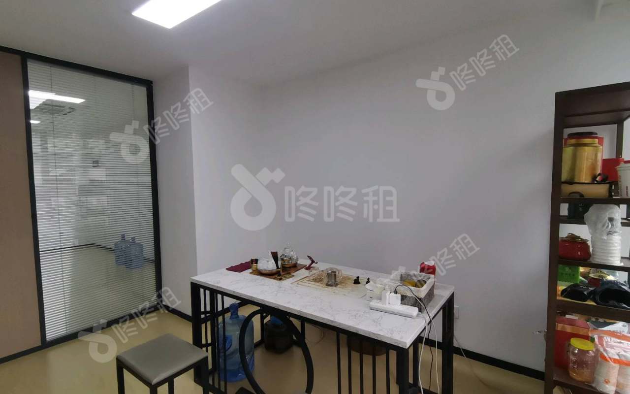 深南花园（裙楼）_120平_精装_办公室隔间