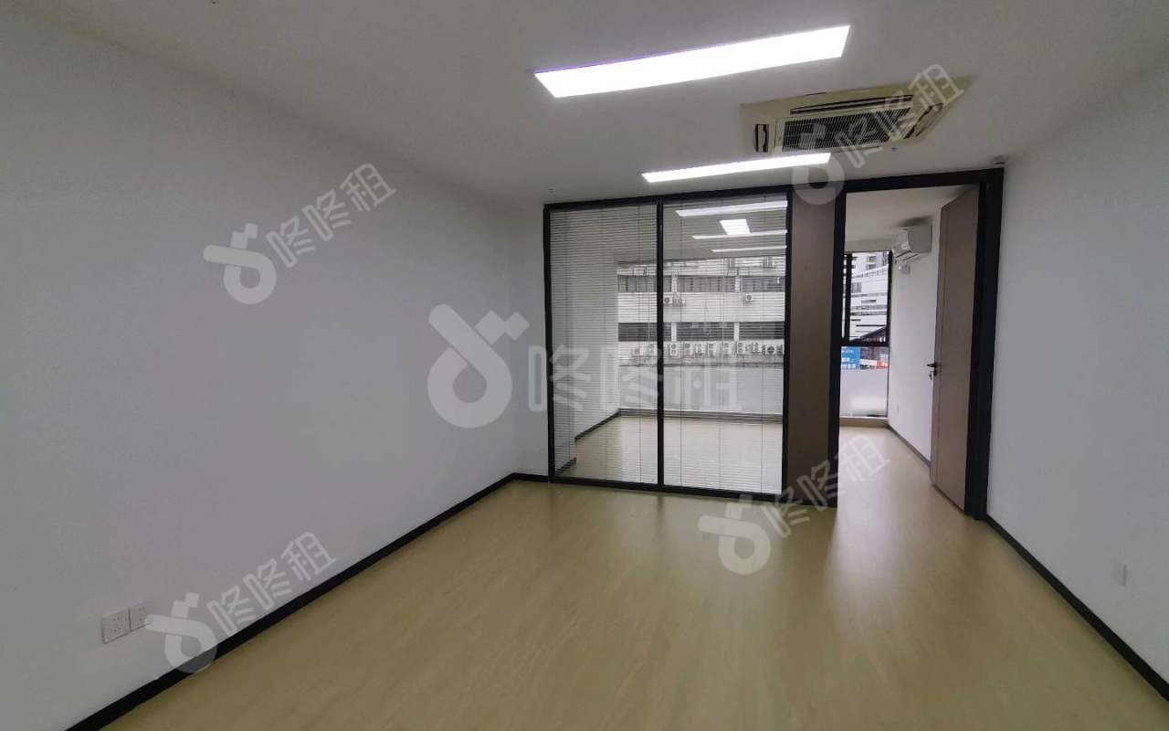 深南花园（裙楼）_100平_精装_办公室开间