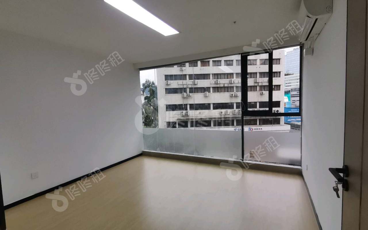 深南花园（裙楼）_100平_精装_办公室隔间