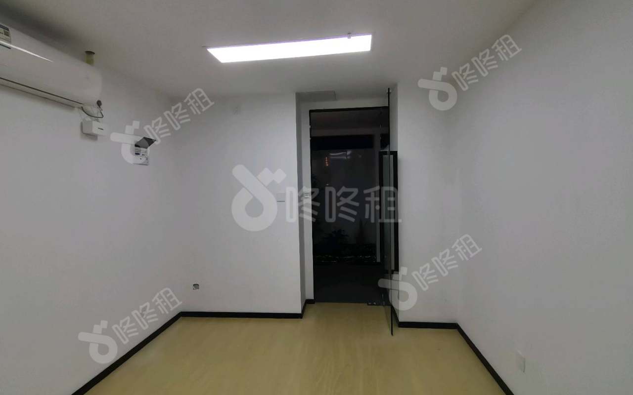 深南花园（裙楼）_50平_精装_办公室开间