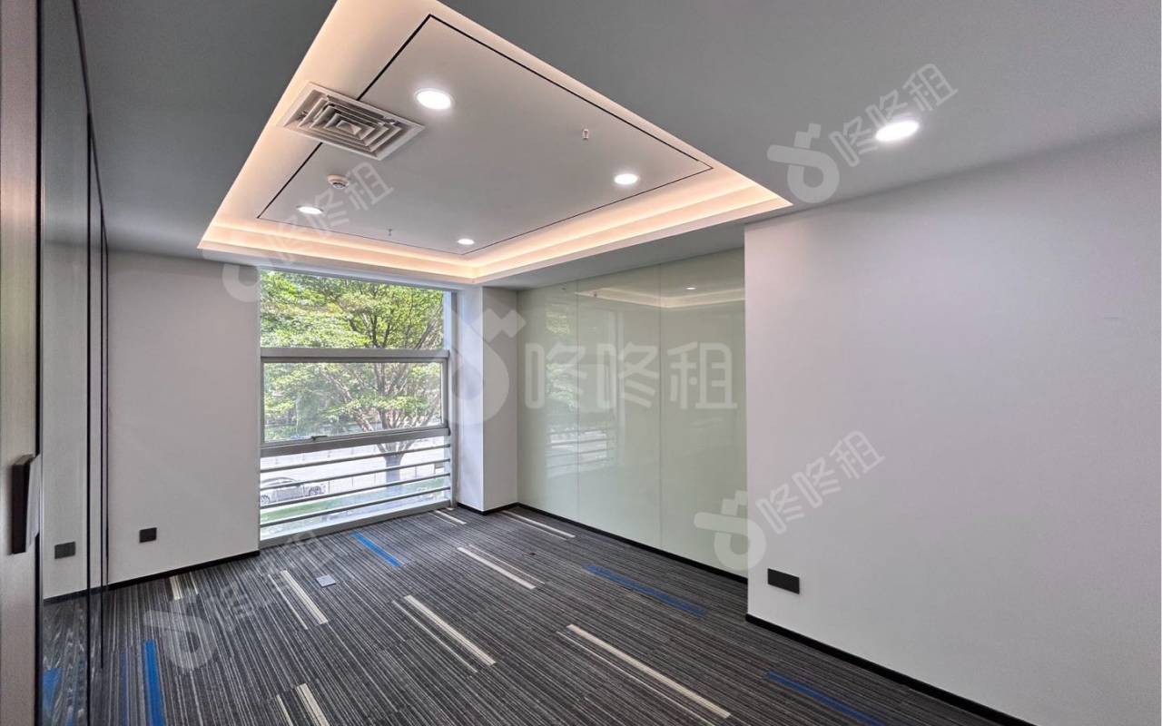 龙光世纪大厦_315平_精装_办公室隔间