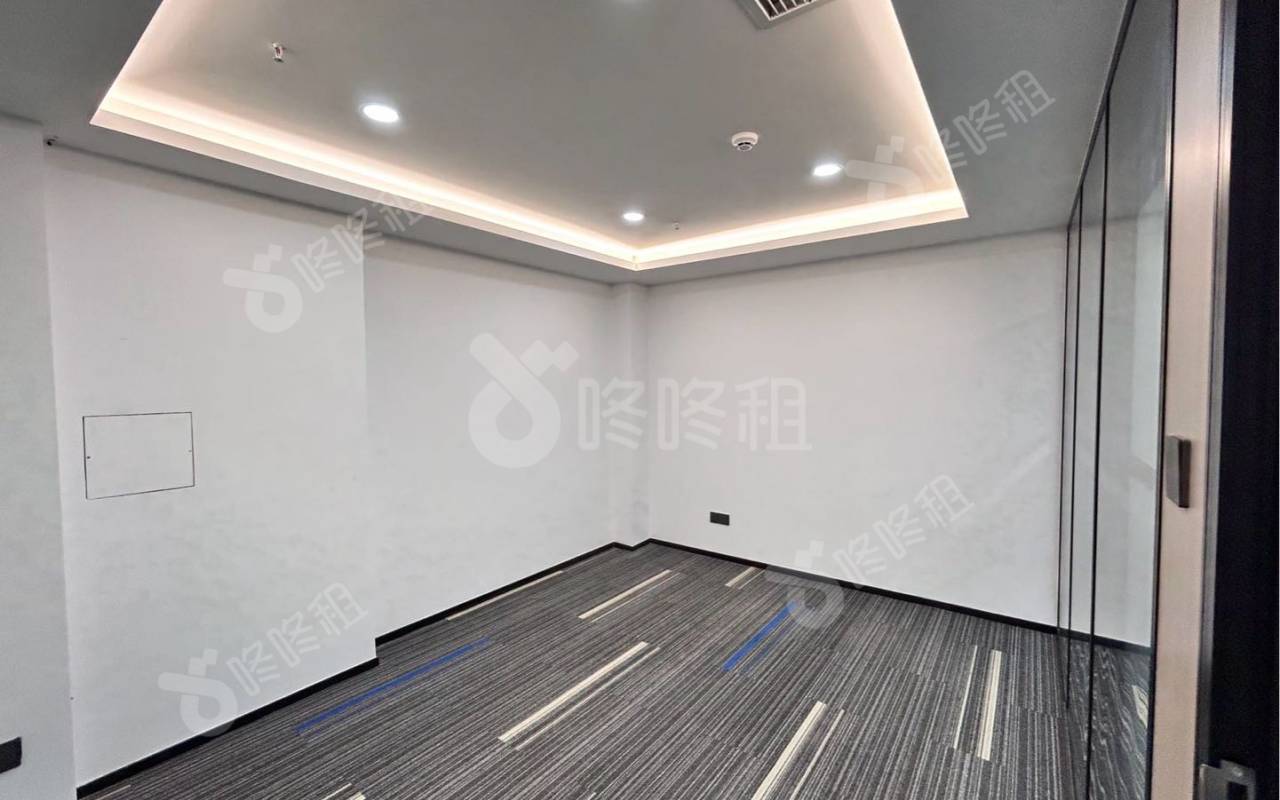 龙光世纪大厦_315平_精装_办公室隔间