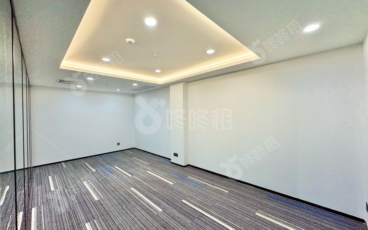龙光世纪大厦_261平_精装_办公室隔间