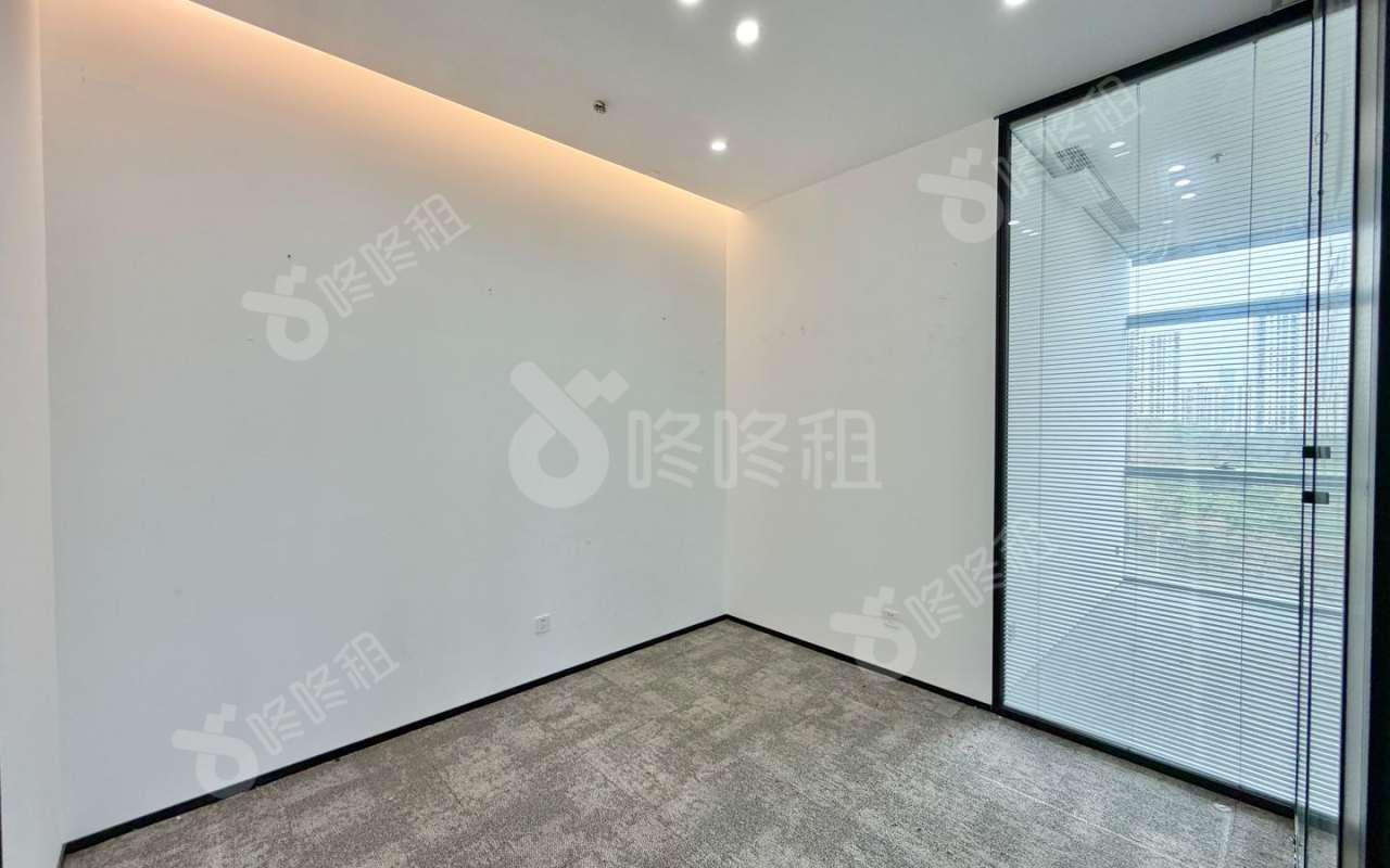 绿景美景广场_328平_豪装_办公室隔间