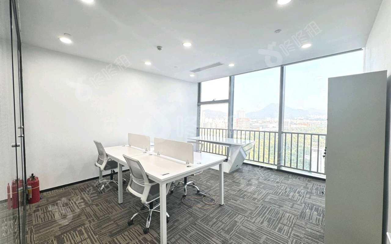 酷派大厦_245平_精装_办公室隔间