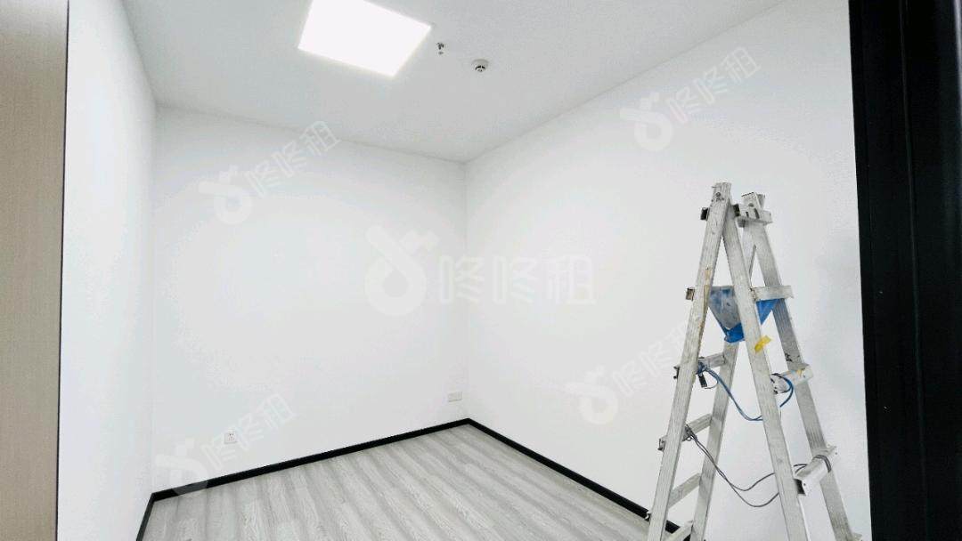 振业国际商务中心_138平_精装_办公室隔间