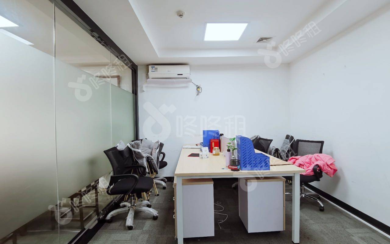 中深花园大厦_124.7平_精装_办公室隔间