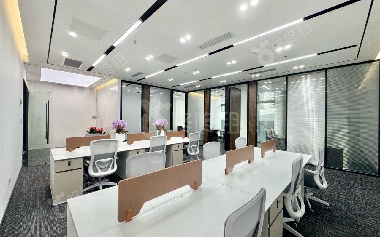 卓越前海壹号_268平_豪装_办公室开间